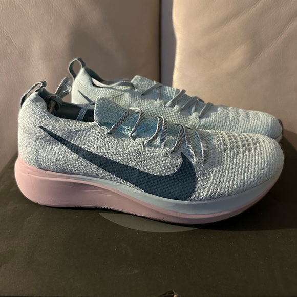 NWT Nike Zoom Fly Flyknit Women’s Sneakers in Glacier Blue Teal 7.5 AR4562-444 - Picture 8 of 11